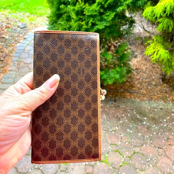 Preowned Celine Macadamia Bifold wallet - Picture 2 of 12
